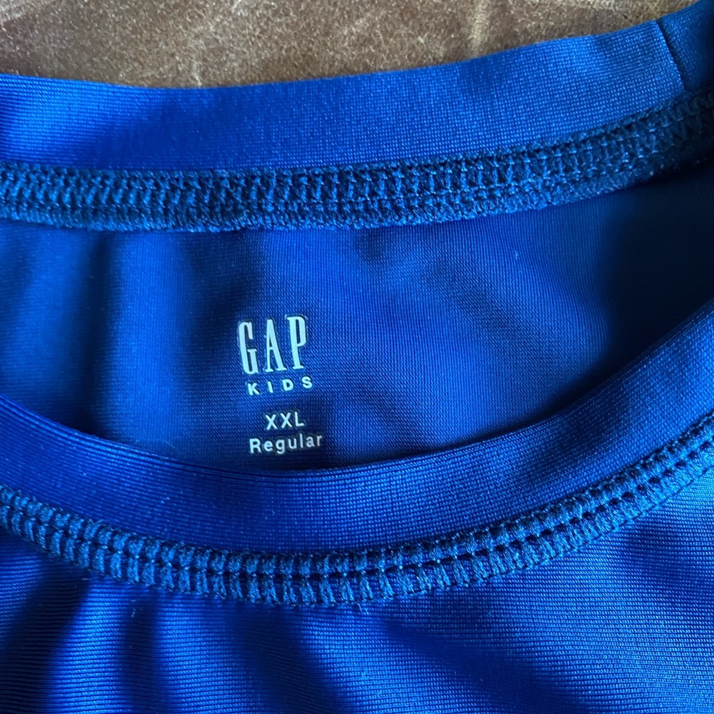 GAP kids Rash Guard - Picture 2 of 2